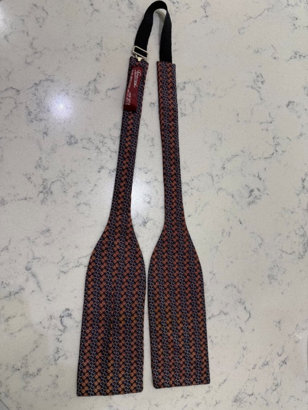 Authentic Vintage Gucci Silk Self-Tie Bow Tie